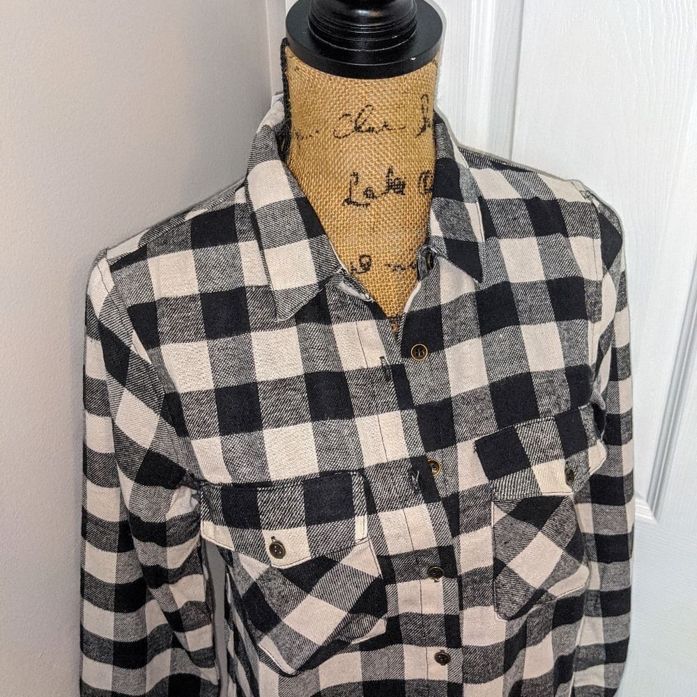 NWT buffalo plaid shirt - Picture 3 of 4